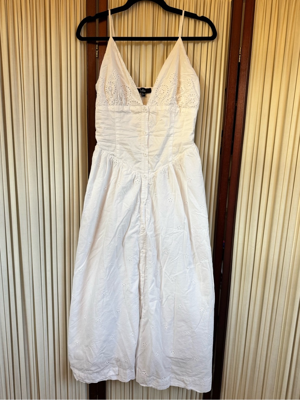 Lulu’s white summer midi dress